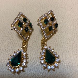VINTAGE PAVE EMERALD GREEN PEAR DROP RHINESTONE STATEMENT EARRINGS PROM ELEGANT